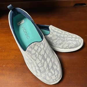 New without Box Vionic Hydra Shoes - 7.5 WIDE